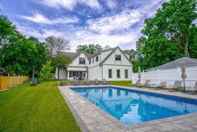 $1,795,000 | 809 5th Street North, Stillwater, MN 55082