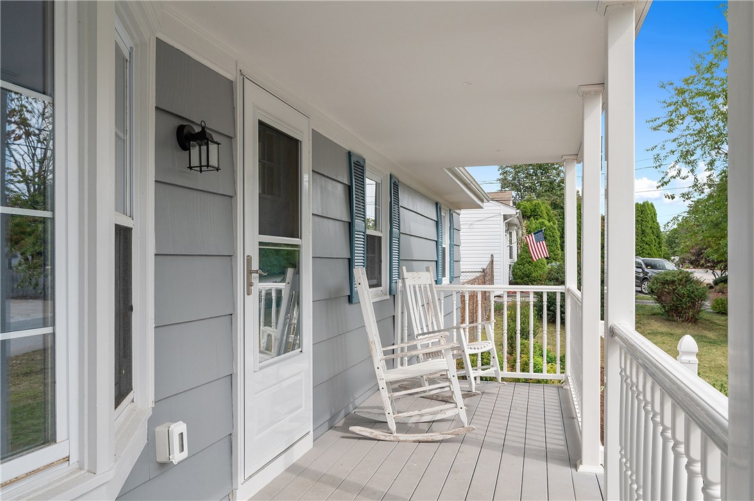 18 Spencer Road Smithfield, RI 02828 - Photo 2 of 25