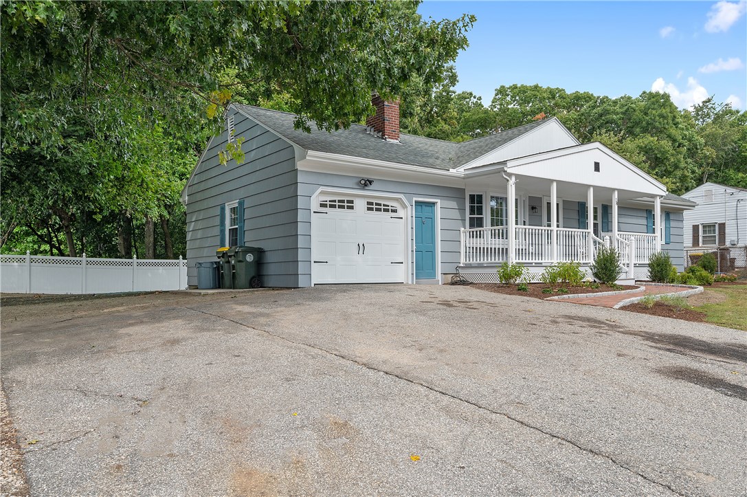 18 Spencer Road Smithfield, RI 02828 - Photo 4 of 25