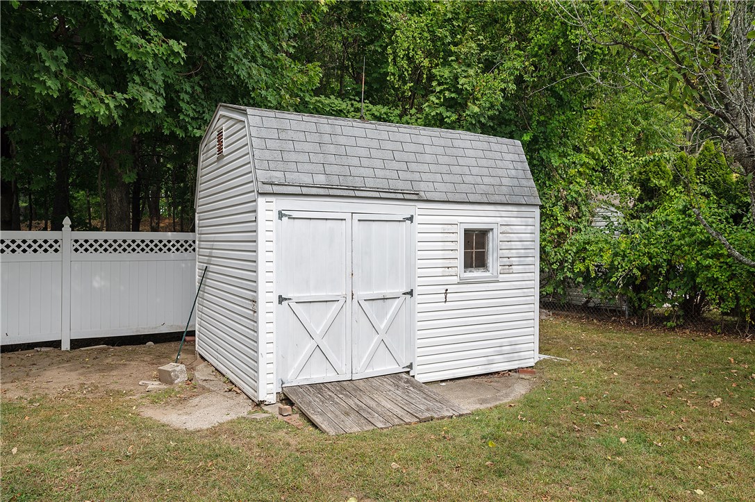 18 Spencer Road Smithfield, RI 02828 - Photo 6 of 25
