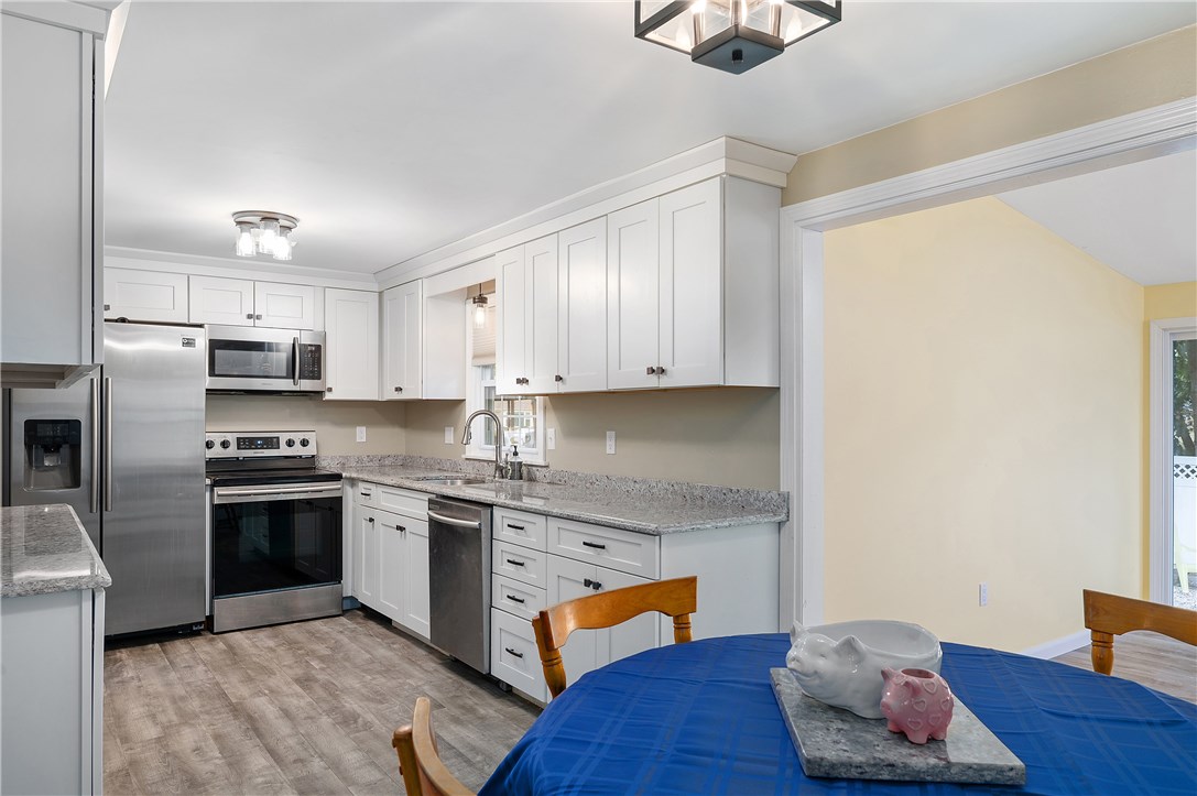 18 Spencer Road Smithfield, RI 02828 - Photo 10 of 25