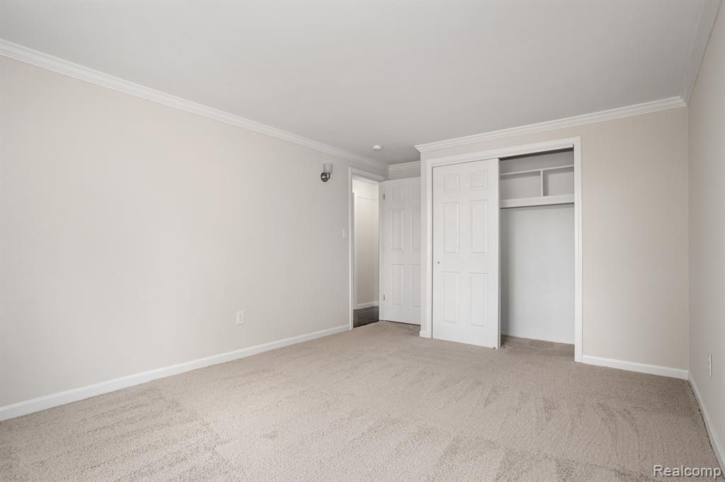 156 Ladd Road Walled Lake, MI 48390 - Photo 12 of 16 Gallery Image 12