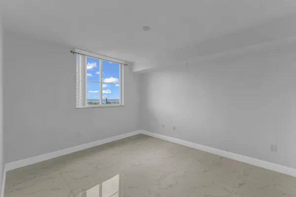 $349,000 | 3020 Northeast 32nd Avenue, Unit 905, Fort Lauderdale, FL 33308