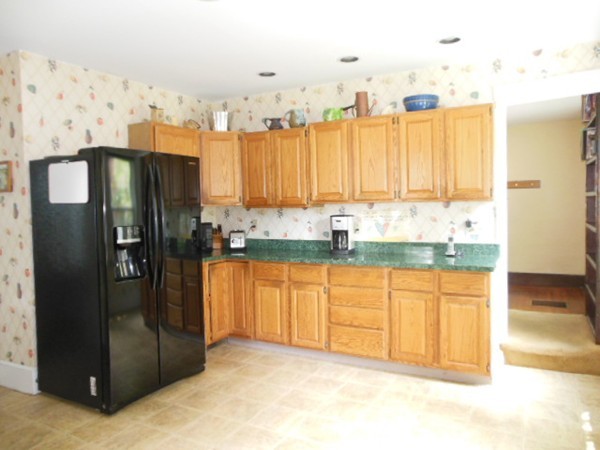 34 Virginia Street Springfield, MA 01108 - Photo 8 of 28 Gallery Image 8