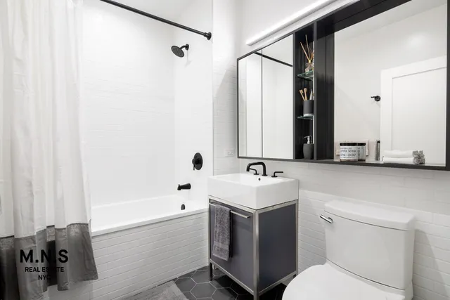 $2,571 | 176 Woodward Avenue, Unit 304 | Ridgewood