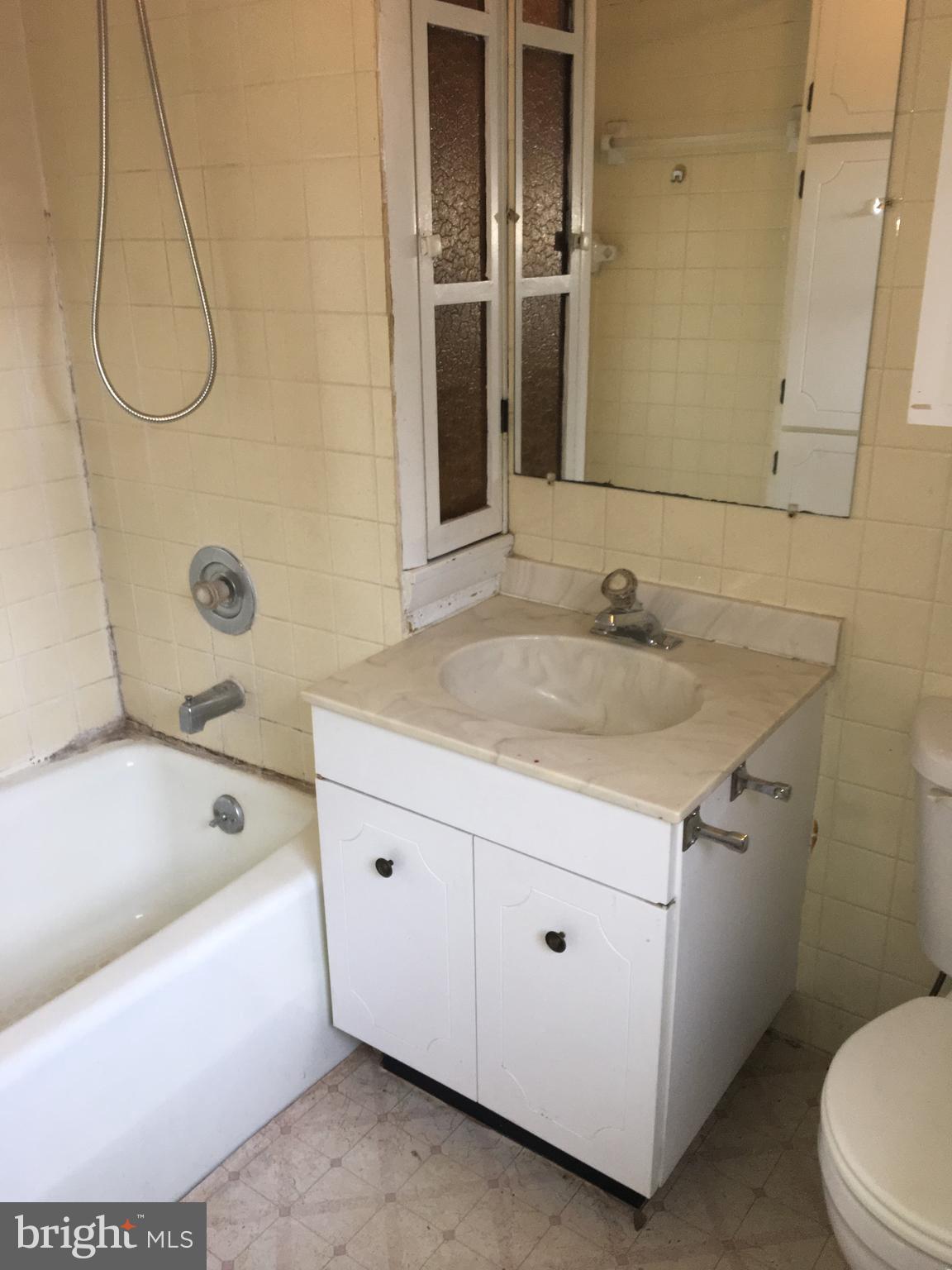 2034 Keysville Bruceville Road Keymar, MD 21757 - Photo 16 of 30 2nd Floor Full Bath