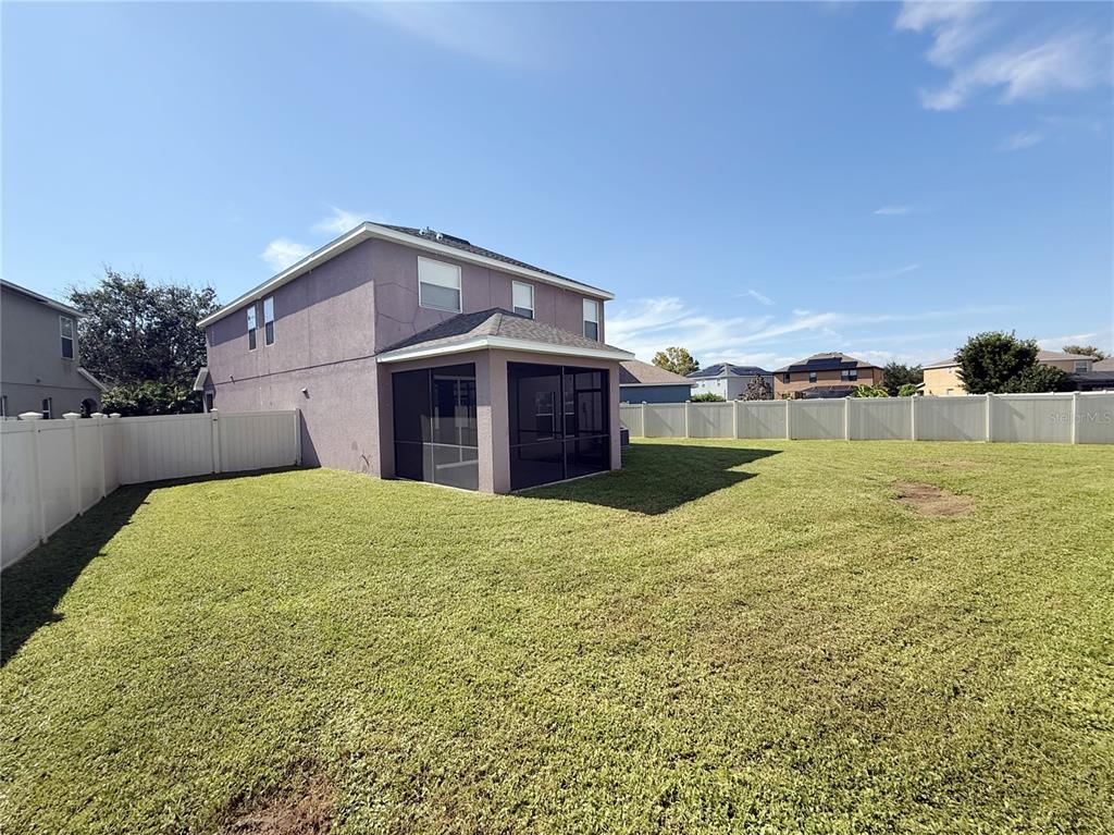 10239 Newminster Loop Ruskin, FL 33573 - Photo 28 of 29 Gallery Image 28