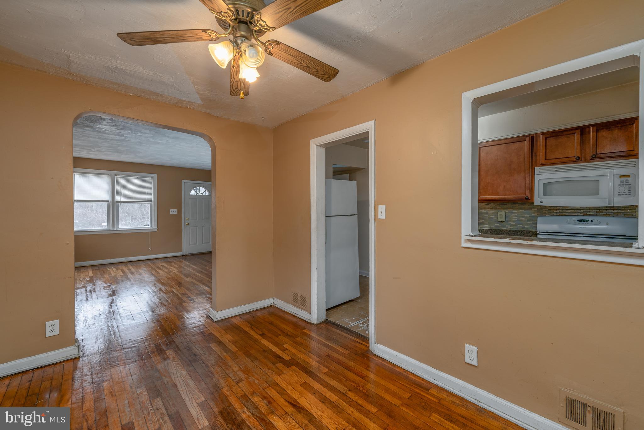 4410 Mountview Road Baltimore, MD 21229 - Photo 7 of 29 Dining Room open to Living Room and Kitchen