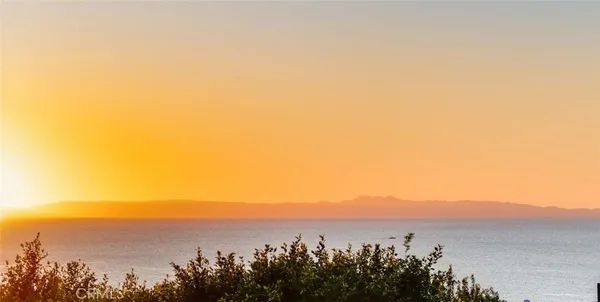 $5,295,000 | 1570 Via Corsica, Laguna Beach, CA 92651