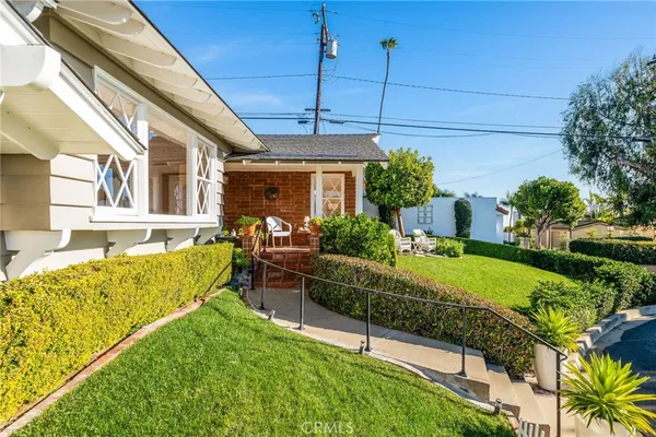 $5,295,000 | 1570 Via Corsica, Laguna Beach, CA 92651