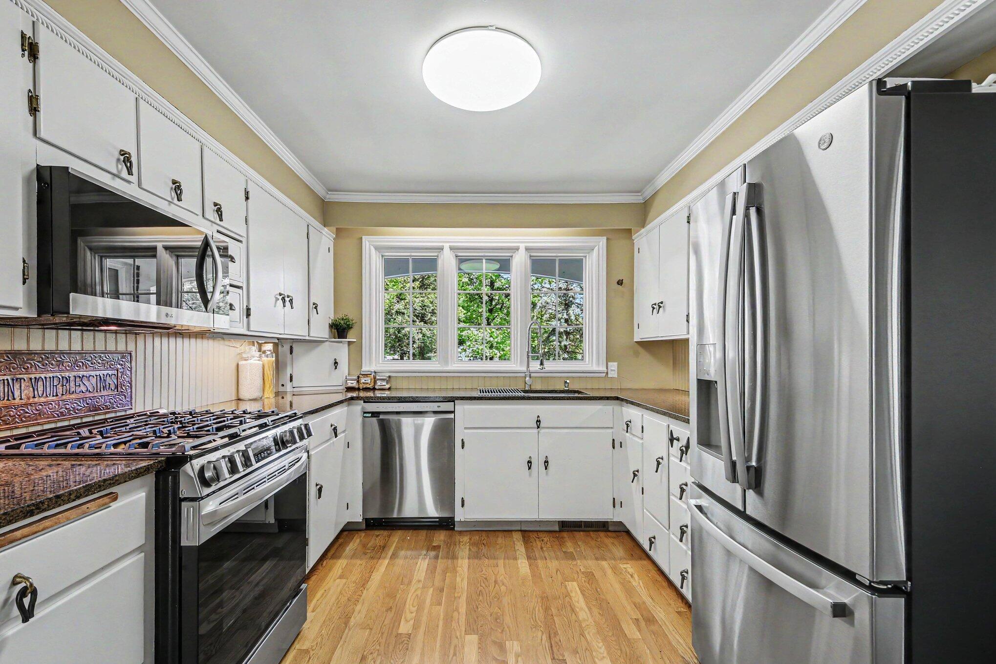 2335 Breton Road Southeast Grand Rapids, MI 49546 - Photo 11 of 44 015_file_6343