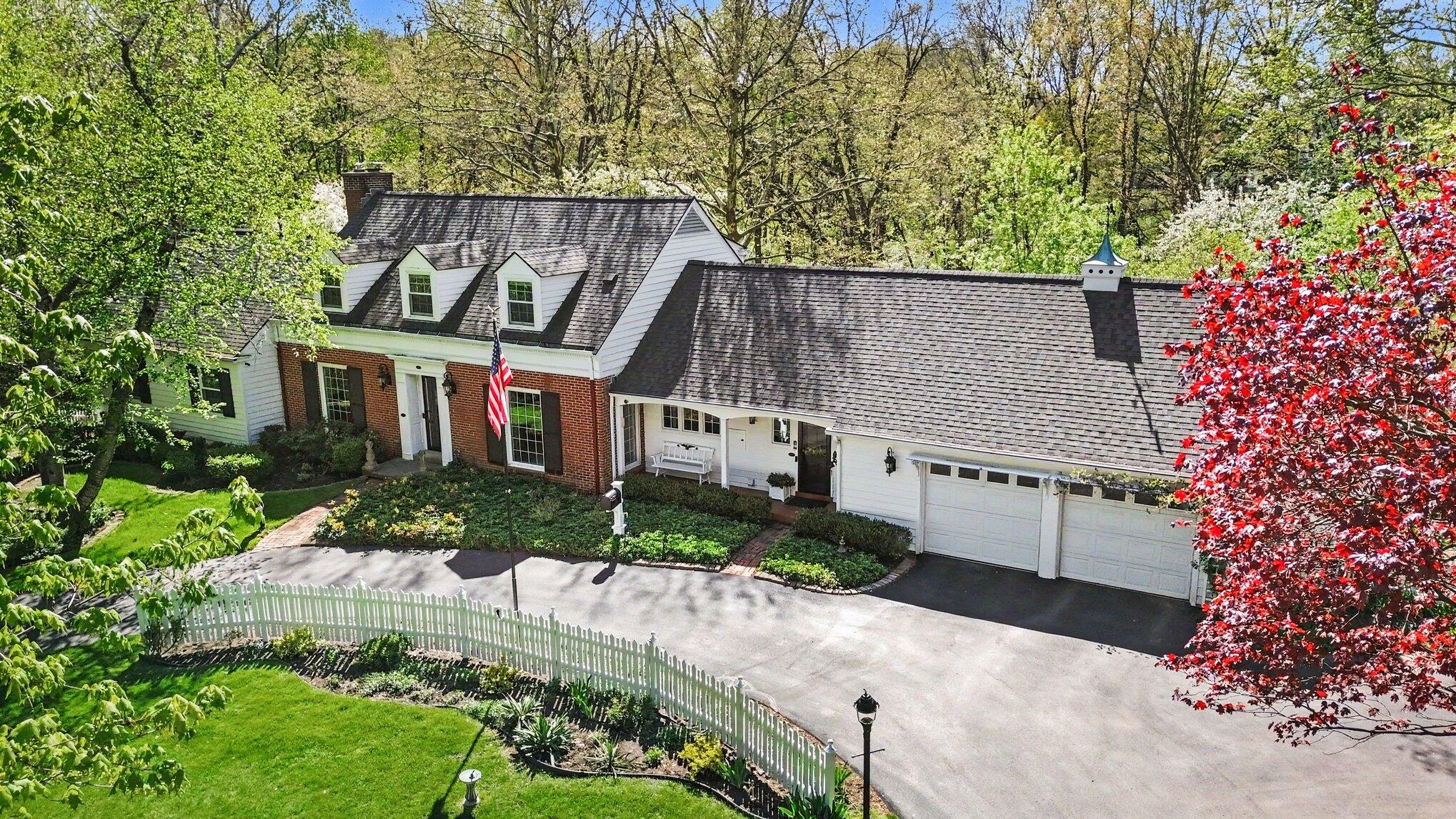 2335 Breton Road Southeast Grand Rapids, MI 49546 - Photo 2 of 44 002_file_1640