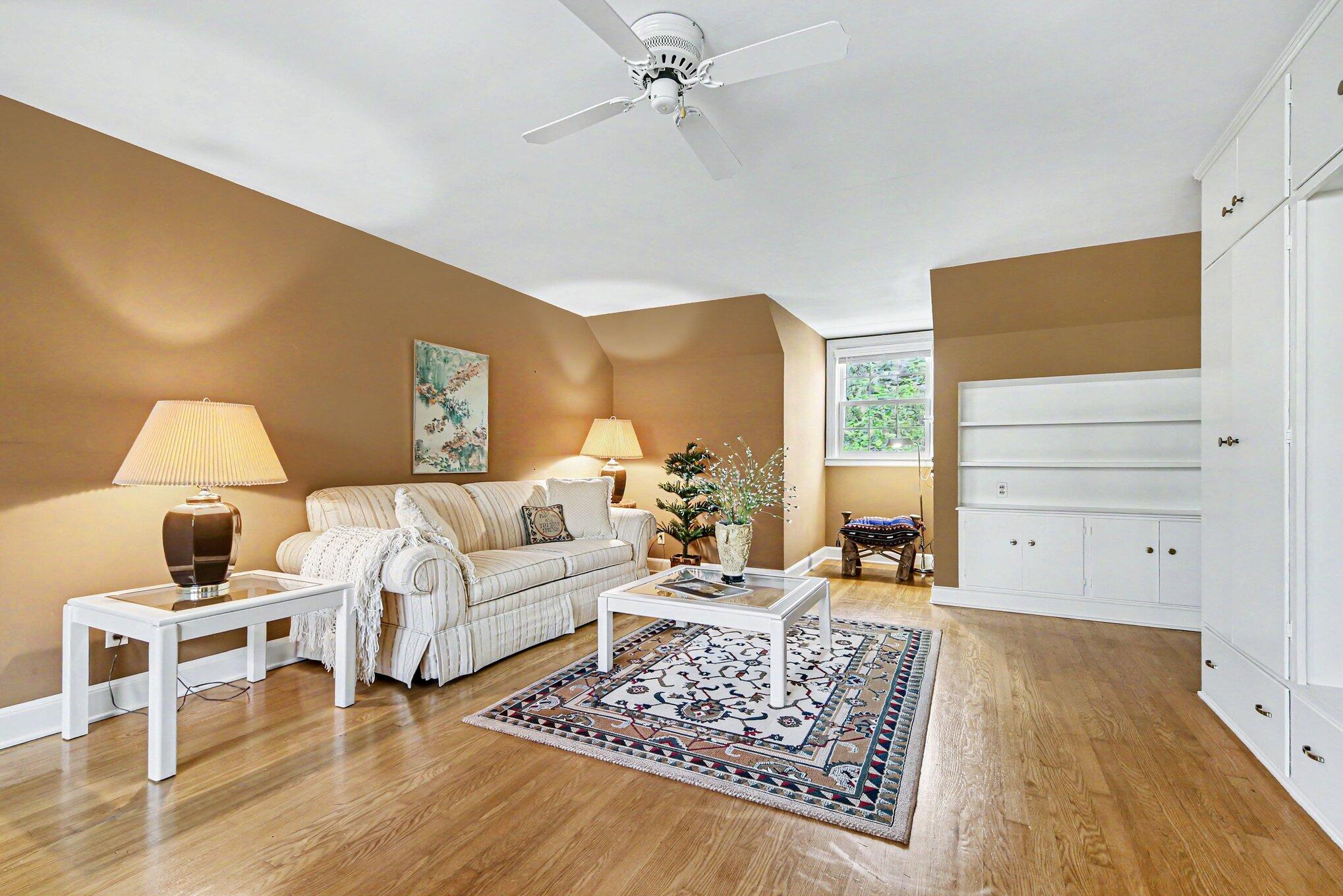 2335 Breton Road Southeast Grand Rapids, MI 49546 - Photo 23 of 44 027_file_4383