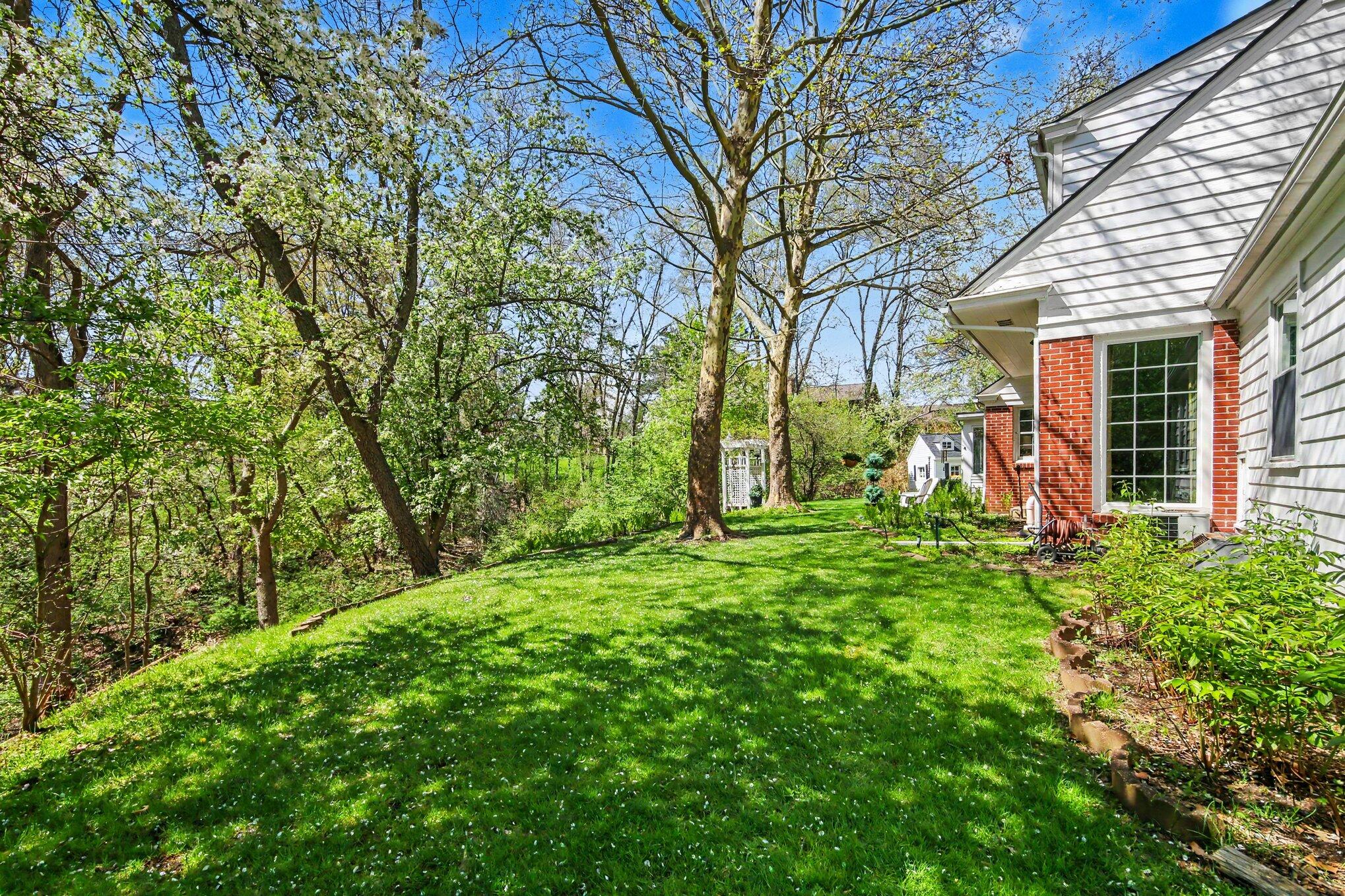 2335 Breton Road Southeast Grand Rapids, MI 49546 - Photo 34 of 44 036_file_6507