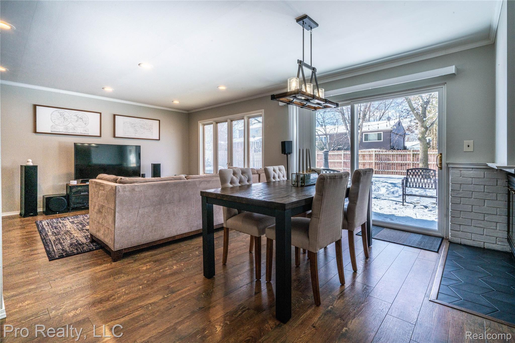 22697 Shadowpine Way Novi, MI 48375 - Photo 6 of 24 A different view of Dining area and Family room