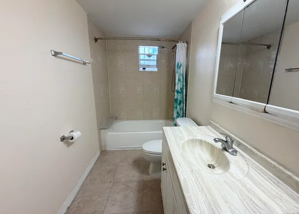 $2,500 | 4484 Southwest 49th Court, Dania Beach, FL 33314