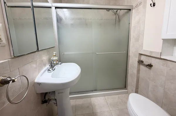 $2,500 | 4484 Southwest 49th Court, Dania Beach, FL 33314