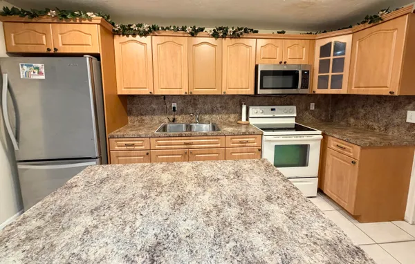 $2,500 | 4484 Southwest 49th Court, Dania Beach, FL 33314