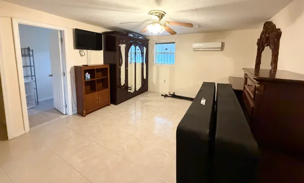 $2,500 | 4484 Southwest 49th Court, Dania Beach, FL 33314