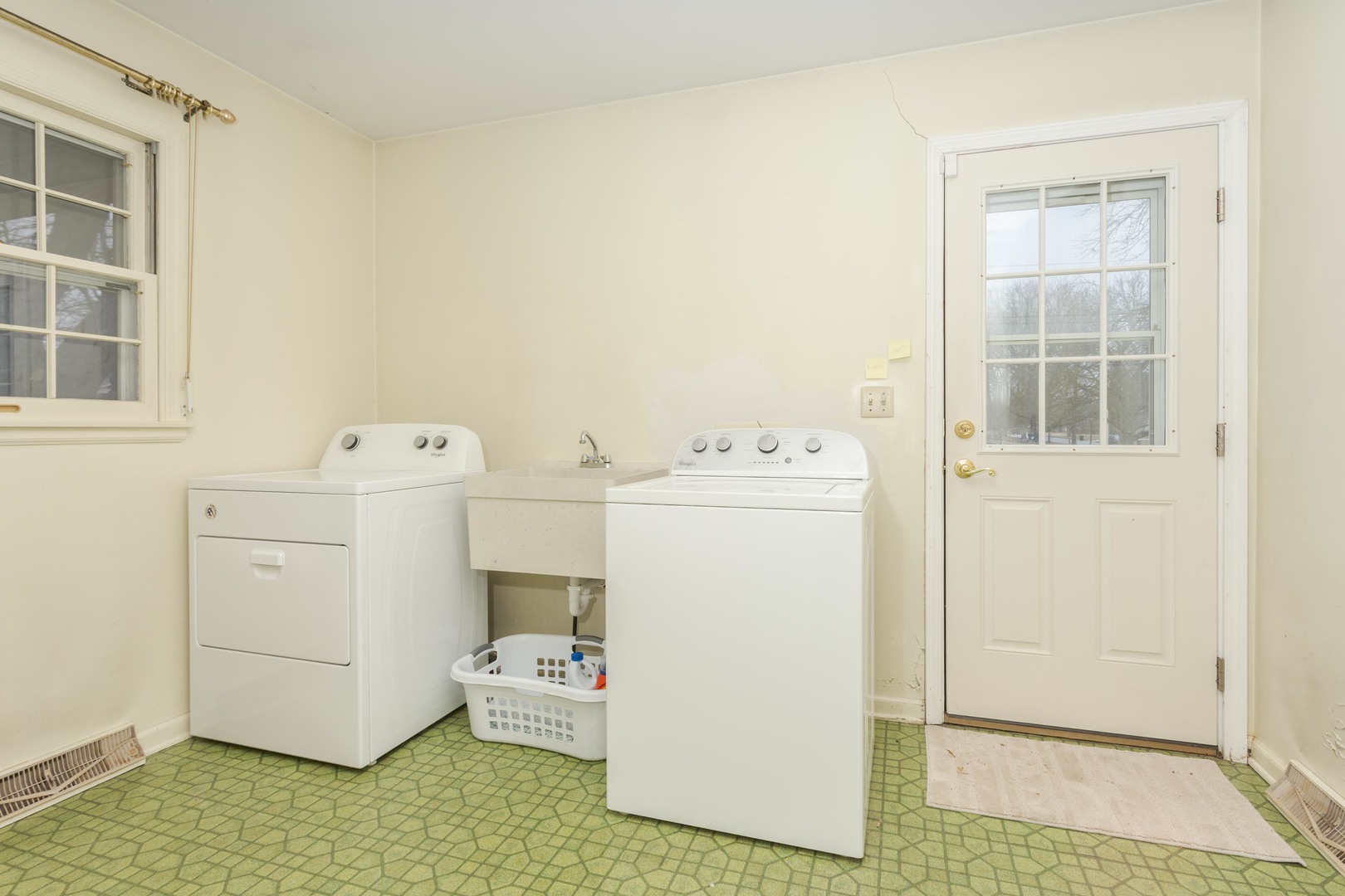 101 North Bellemont Road Bloomington, IL 61701 - Photo 15 of 40