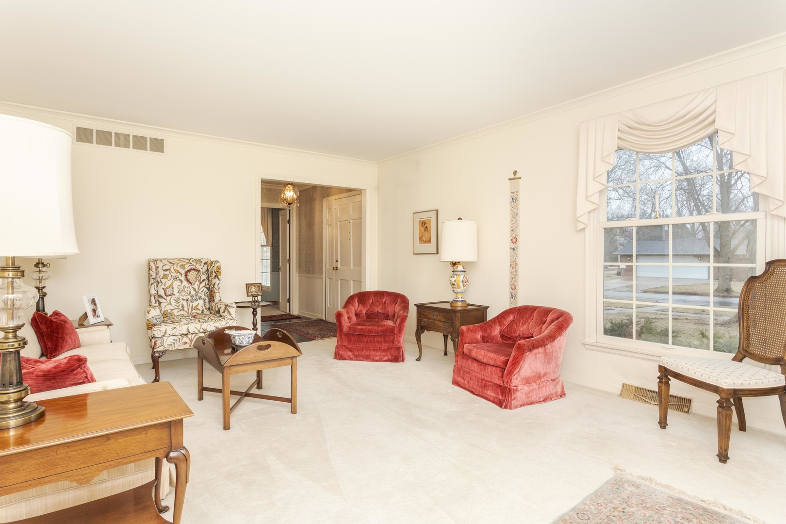 101 North Bellemont Road Bloomington, IL 61701 - Photo 4 of 40
