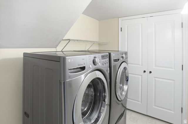14820 175 East Draper, UT 84020 - Photo 27 of 39 Washroom featuring washing machine and clothes dryer