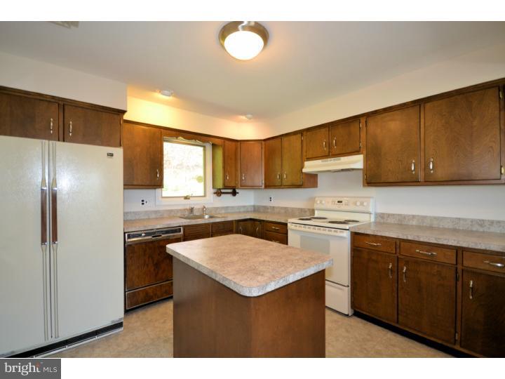 859 Myers Road Chalfont, PA 18914 - Photo 6 of 25 Gallery Image 6