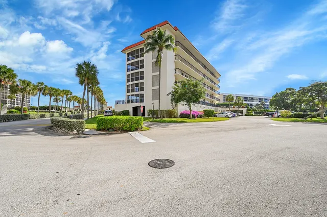 $1,500,000 | 2871 North Ocean Boulevard, Unit D302, Boca Raton, FL 33431