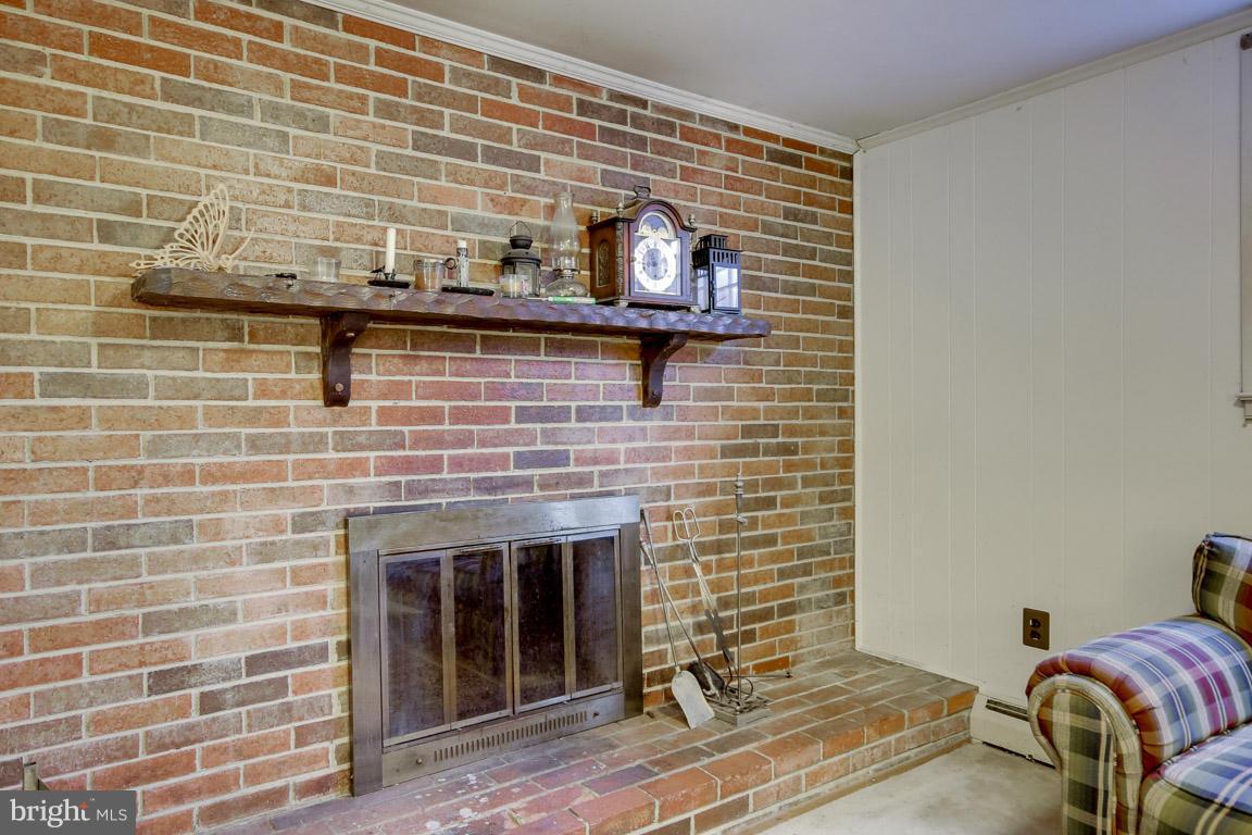 13701 Kingsman Road Woodbridge, VA 22193 - Photo 22 of 25 Family Room
