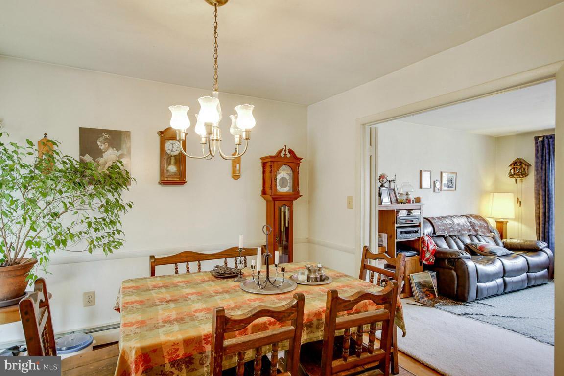 13701 Kingsman Road Woodbridge, VA 22193 - Photo 8 of 25 Dining Room