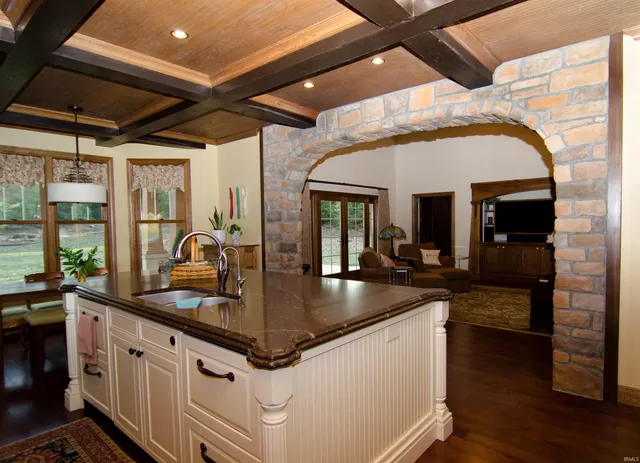 $789,900 | 113 Lakewood Drive, Vincennes, IN 47591