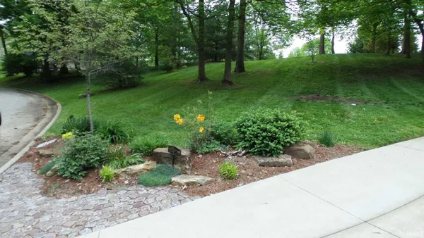 $789,900 | 113 Lakewood Drive, Vincennes, IN 47591