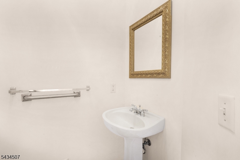 36 King George Road Warren, NJ 07059 - Photo 5 of 25