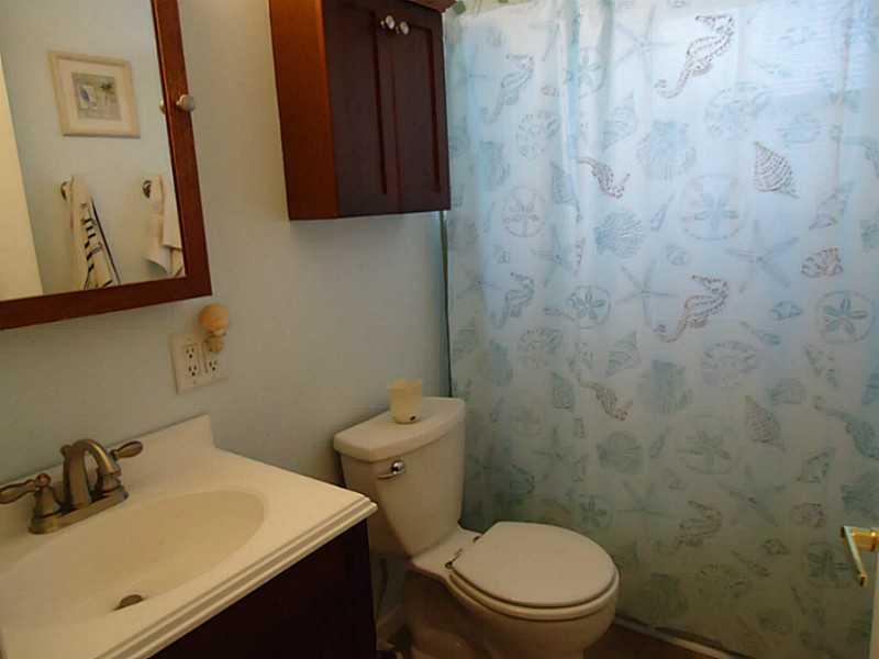 1217 Kings Mill Road Aliquippa, PA 15001 - Photo 10 of 24 Full Bath.