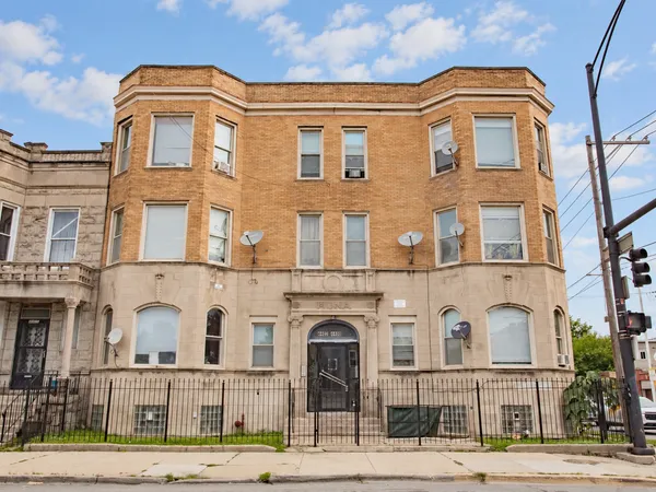 $699,900 | 4400 West Jackson Boulevard, Chicago, IL 60624