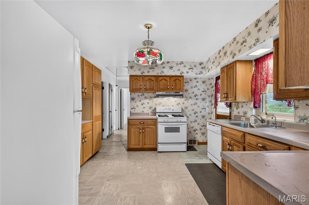 7 Wayne Street St. Charles, MO 63301 - Photo 12 of 43