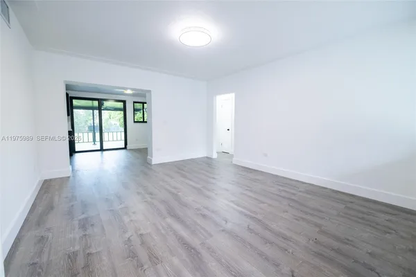 $5,850 | 3401 Southwest 17th Street, Unit 3401, Miami, FL 33145