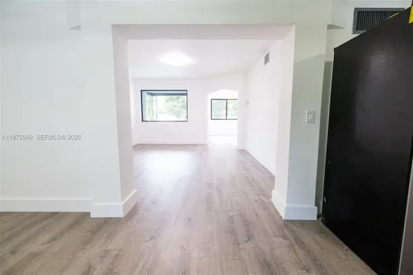 $5,850 | 3401 Southwest 17th Street, Unit 3401, Miami, FL 33145