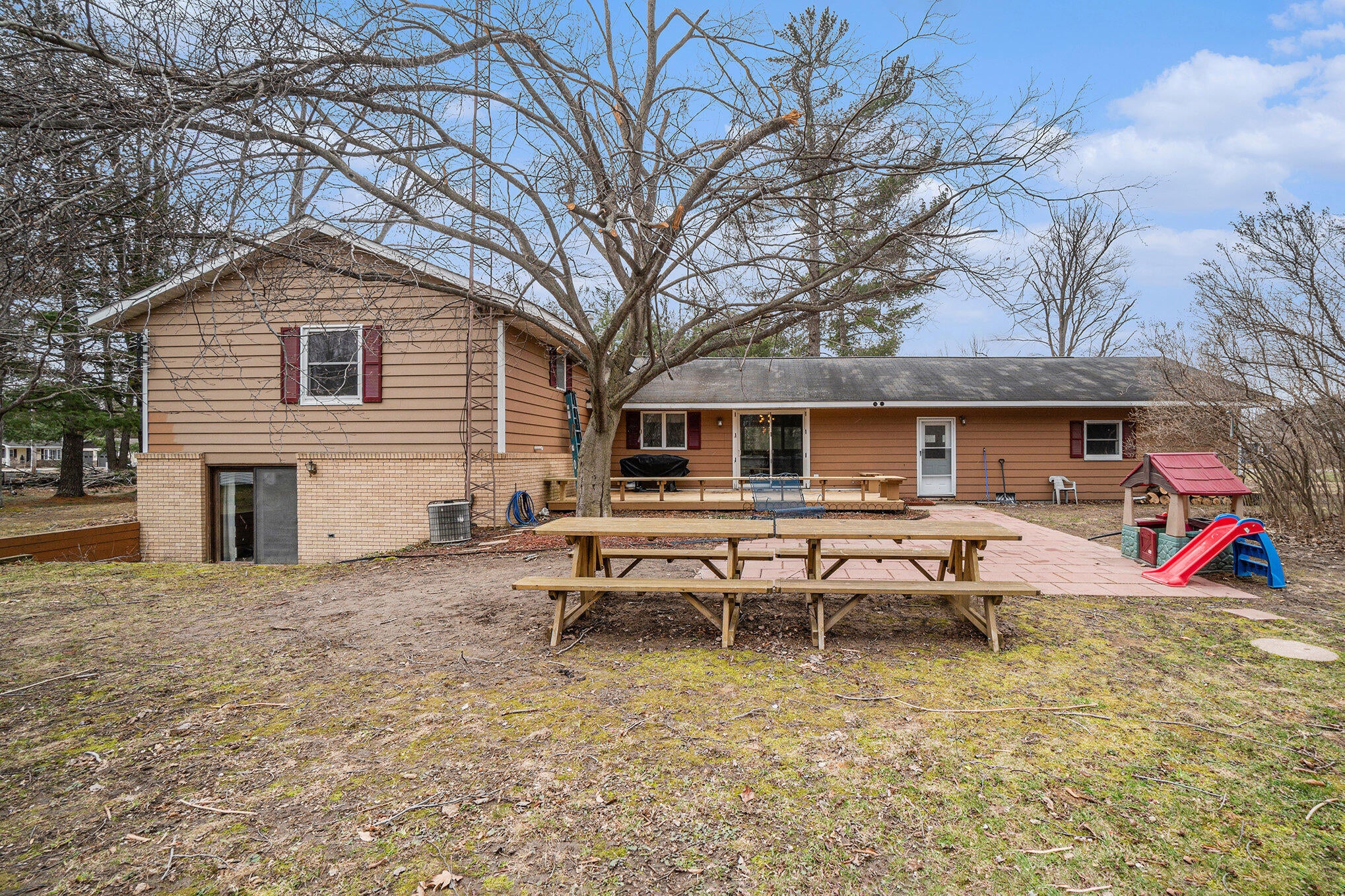 2038 Maple Grove Road Cheboygan, MI 49721 - Photo 5 of 34 Gallery Image 5