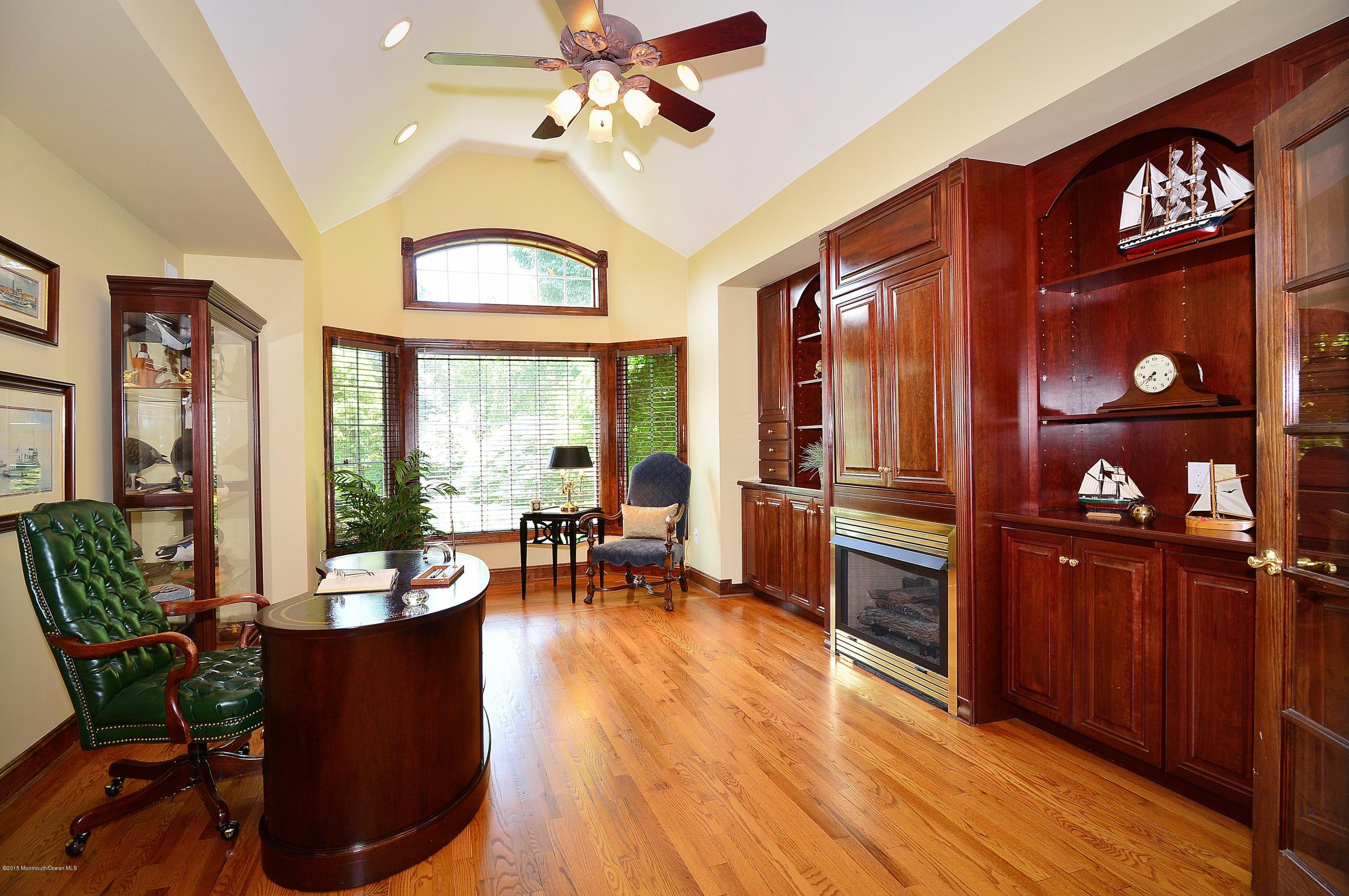 19 Oakes Road Rumson, NJ 07760 - Photo 15 of 43 Library