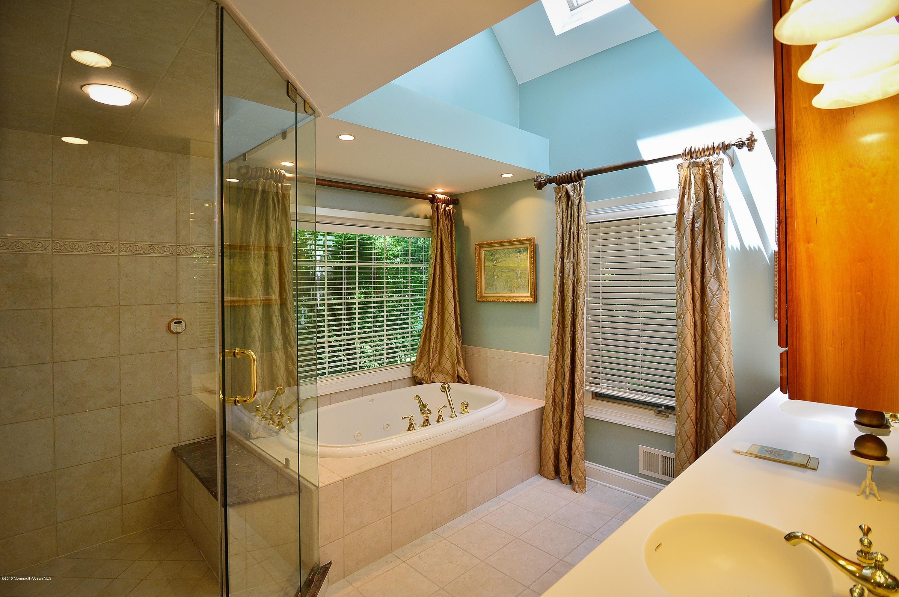 19 Oakes Road Rumson, NJ 07760 - Photo 19 of 43 Master Bathroom