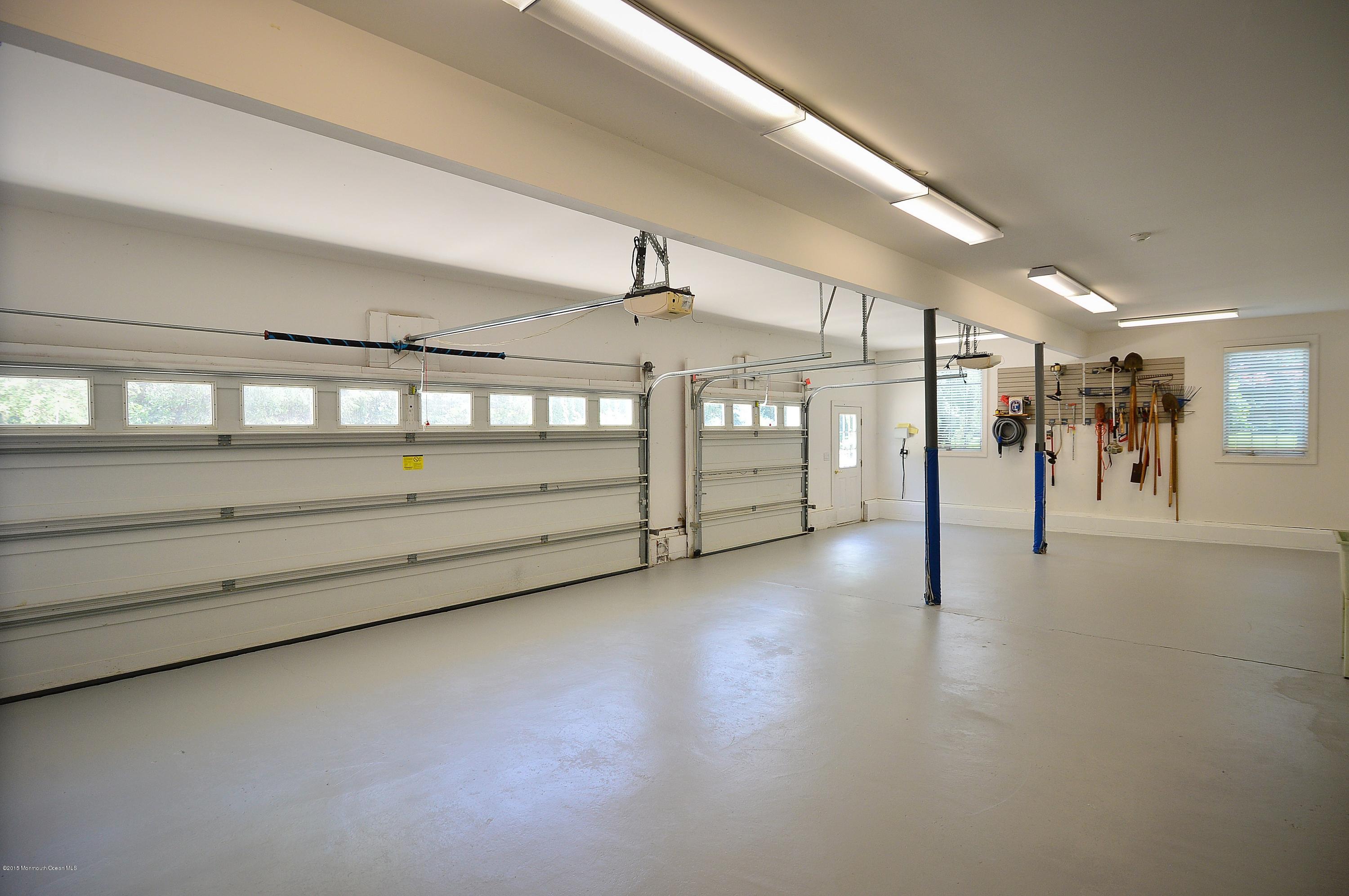 19 Oakes Road Rumson, NJ 07760 - Photo 41 of 43 Three Car Garage