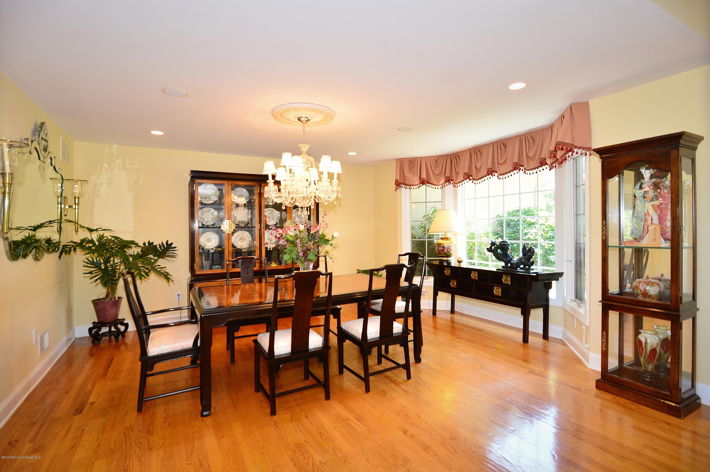 19 Oakes Road Rumson, NJ 07760 - Photo 8 of 43 Formal Dining Room