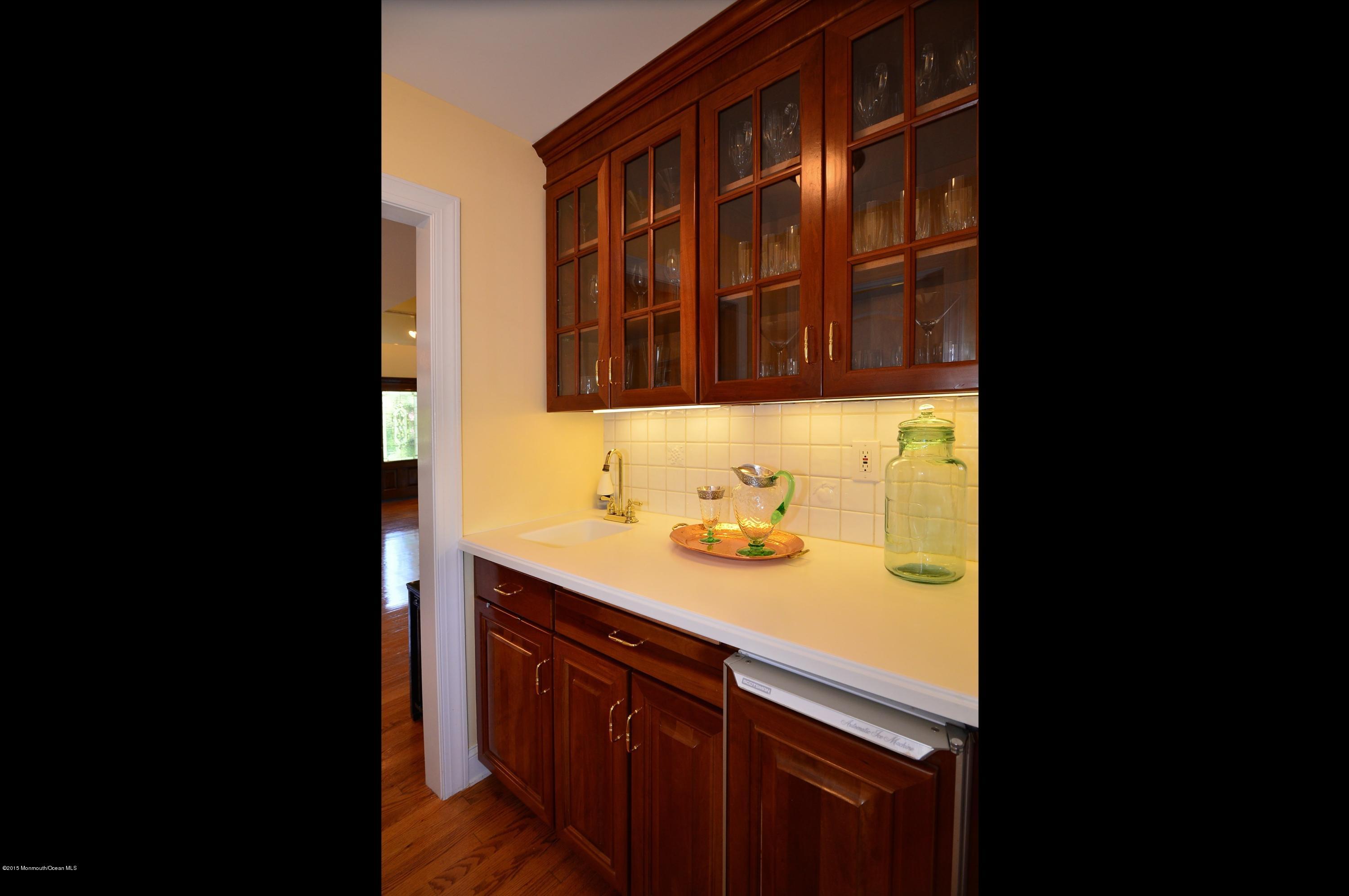 19 Oakes Road Rumson, NJ 07760 - Photo 10 of 43 Butler's Pantry