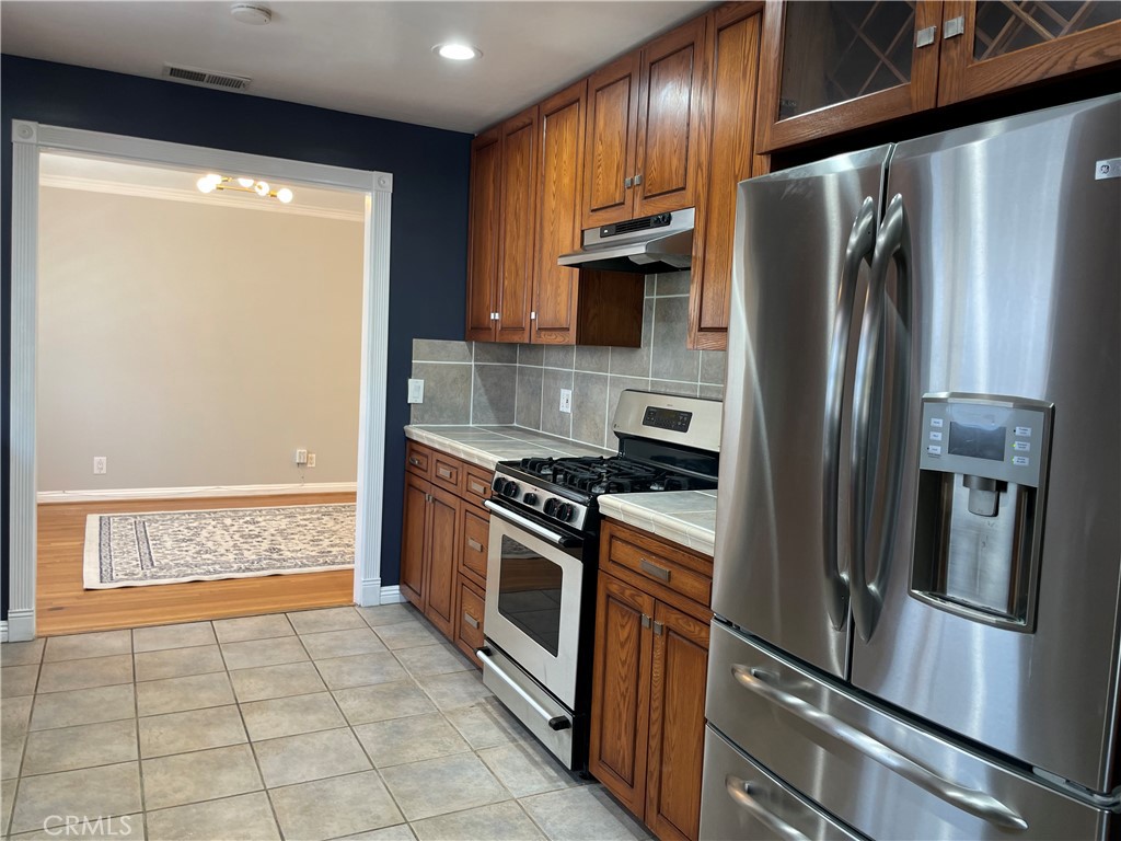 825 Delaware Road, Unit FRONT HOUS Burbank, CA 91504 - Photo 20 of 37