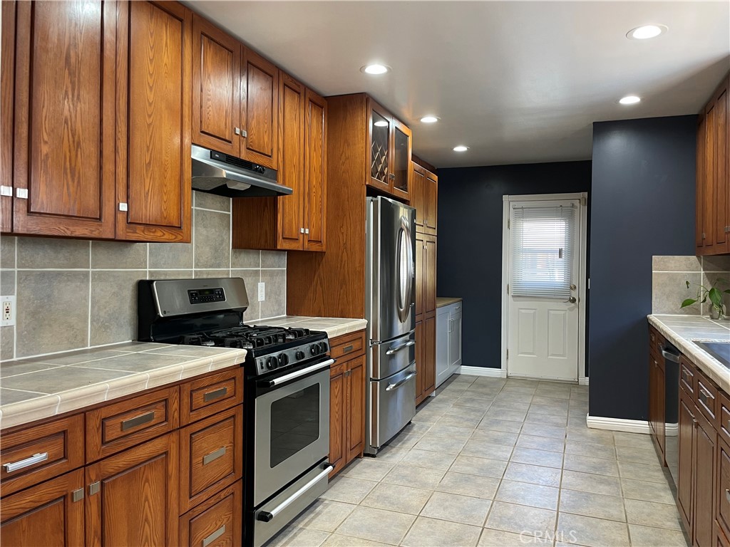 825 Delaware Road, Unit FRONT HOUS Burbank, CA 91504 - Photo 24 of 37