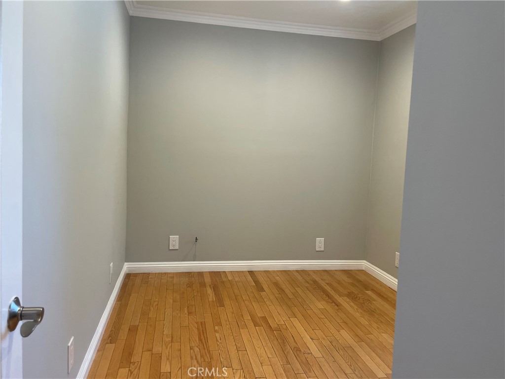 825 Delaware Road, Unit FRONT HOUS Burbank, CA 91504 - Photo 26 of 37