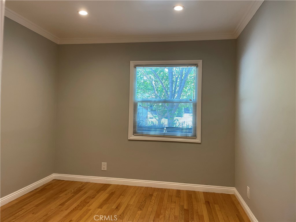 825 Delaware Road, Unit FRONT HOUS Burbank, CA 91504 - Photo 27 of 37