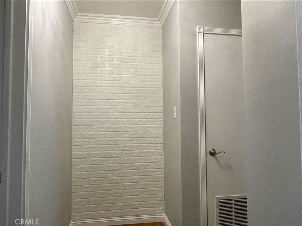 825 Delaware Road, Unit FRONT HOUS Burbank, CA 91504 - Photo 33 of 37