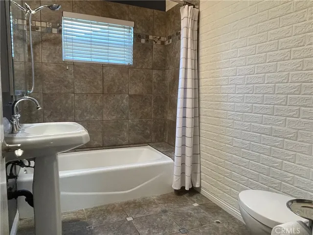 $3,500 | 825 Delaware Road, Unit FRONT HOUS, Burbank, CA 91504